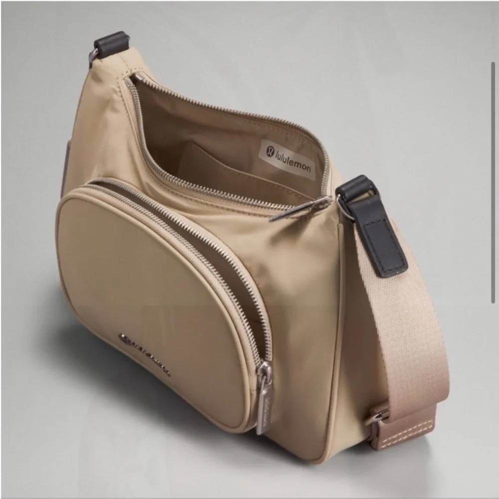 Rare! New with Tags!!! Lululemon Crossbody with Nano Pouch 2L Beige Neutral Tan - Picture 5 of 17